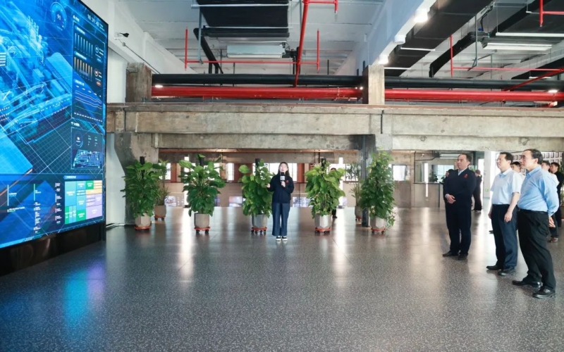 天津市政協(xié)黨組成員趙海山、副主席李劍萍一行到榮程集團(tuán)參觀調(diào)研