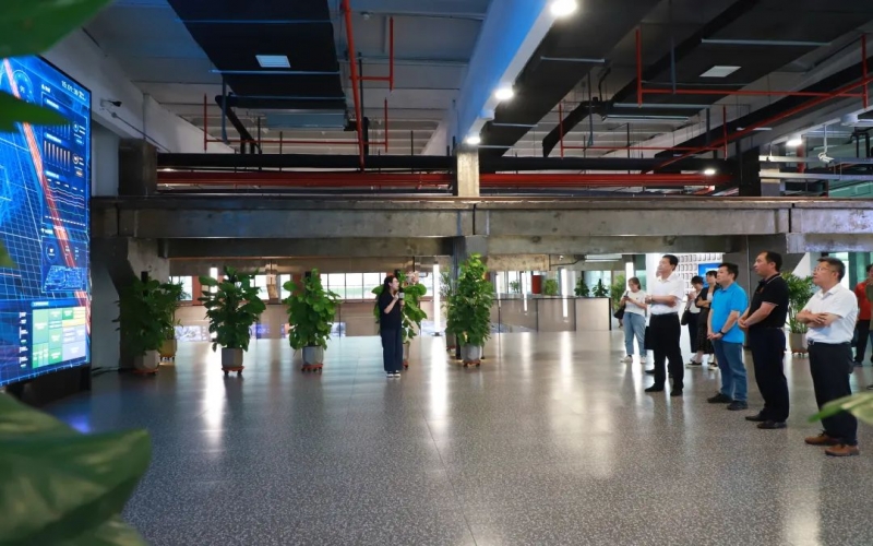 北辰區(qū)政協(xié)黨組成員、副主席李廣明一行到榮程集團(tuán)參觀調(diào)研