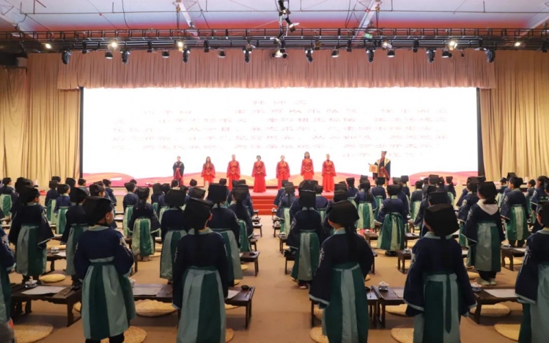 800余組家庭，近1800人，這兩場盛大的“開筆禮”，讓孩子們終身難忘！